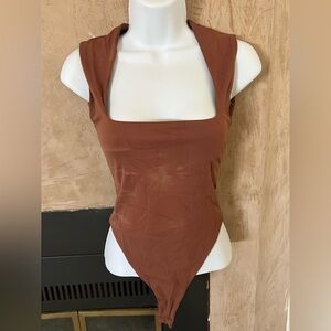 Lizette Collection Square Neck Bodysuit Brown Size Small NWT